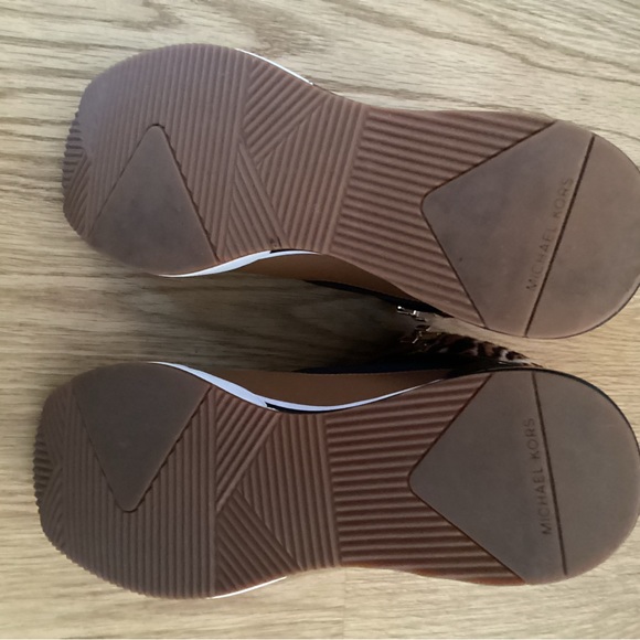 NWT MICHAEL Michael KORS LIV WEDGE BOOTIE - Picture 14 of 15